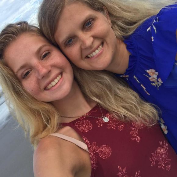 Meet your Posher, Kendra - Picture 1 of 1